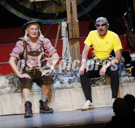 Villacher Fasching. Almrausch, Sonja Juchart, Franz Kleinbichler. Villach, am 8.1.2009.
Foto: Kuess 


---
pressefotos, pressefotografie, kuess, qs, qspictures, sport, bild, bilder, bilddatenbank