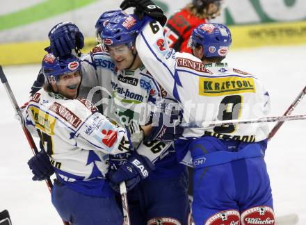 EBEL. Eishockey Bundesliga. EC Pasut VSV gegen HC TWK INNSBRUCK, DIE HAIE. Torjubel VSV, Wolfgang Kromp, Jonathan Ferland, Benoit Mondou. Villach, am 9.1.2009.
Foto: Kuess 


---
pressefotos, pressefotografie, kuess, qs, qspictures, sport, bild, bilder, bilddatenbank