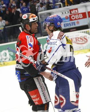 EBEL. Eishockey Bundesliga. EC Pasut VSV gegen HC TWK INNSBRUCK, DIE HAIE. Shakehands zwischen Wolfgang Kromp und Herbert Hohenberger. Villach, am 9.1.2009.
Foto: Kuess 


---
pressefotos, pressefotografie, kuess, qs, qspictures, sport, bild, bilder, bilddatenbank