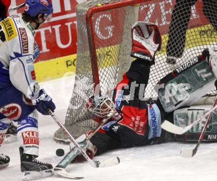 EBEL. Eishockey Bundesliga. EC Pasut VSV gegen HC TWK INNSBRUCK, DIE HAIE. Jonathan Ferland, (VSV), Seamus Kotyk  (Innsbruck). Villach, am 9.1.2009.
Foto: Kuess 


---
pressefotos, pressefotografie, kuess, qs, qspictures, sport, bild, bilder, bilddatenbank