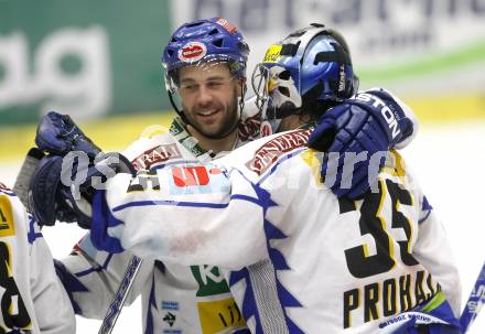 EBEL. Eishockey Bundesliga. EC Pasut VSV gegen EC Red Bull Salzburg. Jubel Darell Scoville, Gert Prohaska. Villach, am 11.1.2009.
Foto: Kuess 


---
pressefotos, pressefotografie, kuess, qs, qspictures, sport, bild, bilder, bilddatenbank