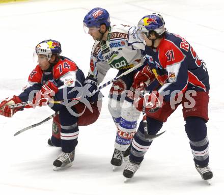 EBEL. Eishockey Bundesliga. EC Pasut VSV gegen EC Red Bull Salzburg. Dan Cavanaugh,  (VSV), Dieter Kalt, Matthias Trattnig (Salzburg). Villach, am 11.1.2009.
Foto: Kuess 


---
pressefotos, pressefotografie, kuess, qs, qspictures, sport, bild, bilder, bilddatenbank