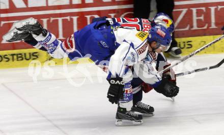 EBEL. Eishockey Bundesliga. EC Pasut VSV gegen EC Red Bull Salzburg. Benoit Mondou, (VSV), Daniel Welser (Salzburg). Villach, am 11.1.2009.
Foto: Kuess 


---
pressefotos, pressefotografie, kuess, qs, qspictures, sport, bild, bilder, bilddatenbank