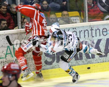 EBEL. Eishockey Bundesliga. EC KAC gegen EHC Liwest Black Wings Linz.  Andrew Schneider (KAC),  Robert Lukas (Linz). Klagenfurt, am 13.1.2009.
Foto: Nadja Kuess
---
pressefotos, pressefotografie, kuess, qs, qspictures, sport, bild, bilder, bilddatenbank