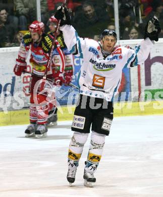 EBEL. Eishockey Bundesliga. EC KAC gegen EHC Liwest Black Wings Linz.  Jubel Gregor Baumgartner  (Linz). Klagenfurt, am 13.1.2009.
Foto: Nadja Kuess

---
pressefotos, pressefotografie, kuess, qs, qspictures, sport, bild, bilder, bilddatenbank