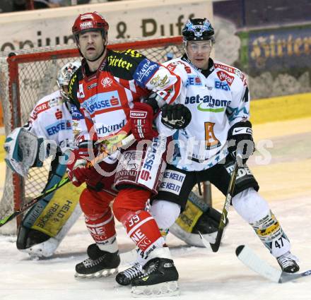 EBEL. Eishockey Bundesliga. EC KAC gegen EHC Liwest Black Wings Linz.  Jeff Shantz (KAC), Lars Helminen (Linz). Klagenfurt, am 13.1.2009.
Foto: Nadja Kuess

---
pressefotos, pressefotografie, kuess, qs, qspictures, sport, bild, bilder, bilddatenbank