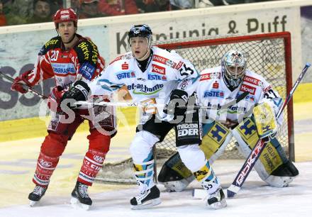 EBEL. Eishockey Bundesliga. EC KAC gegen EHC Liwest Black Wings Linz.  Mike Craig (KAC),  Robert Lukas, Alex Westlund (Linz). Klagenfurt, am 13.1.2009.
Foto: Nadja Kuess

---
pressefotos, pressefotografie, kuess, qs, qspictures, sport, bild, bilder, bilddatenbank