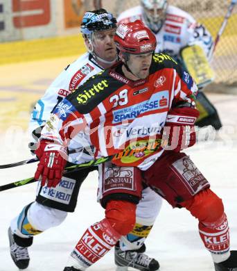 EBEL. Eishockey Bundesliga. EC KAC gegen EHC Liwest Black Wings Linz.  Jeff Shantz (KAC),  Robert Shearer (Linz). Klagenfurt, am 13.1.2009.
Foto: Nadja Kuess

---
pressefotos, pressefotografie, kuess, qs, qspictures, sport, bild, bilder, bilddatenbank