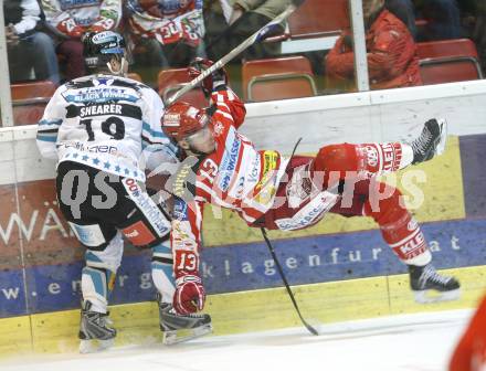 EBEL. Eishockey Bundesliga. EC KAC gegen EHC Liwest Black Wings Linz.  Johannes Kirisits (KAC),  Robert Shearer (Linz). Klagenfurt, am 13.1.2009.
Foto: Kuess 

---
pressefotos, pressefotografie, kuess, qs, qspictures, sport, bild, bilder, bilddatenbank