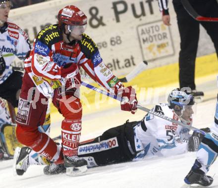 EBEL. Eishockey Bundesliga. EC KAC gegen EHC Liwest Black Wings Linz.  Gregor Hager(KAC),  Robert Lukas (Linz). Klagenfurt, am 13.1.2009.
Foto: Kuess 

---
pressefotos, pressefotografie, kuess, qs, qspictures, sport, bild, bilder, bilddatenbank