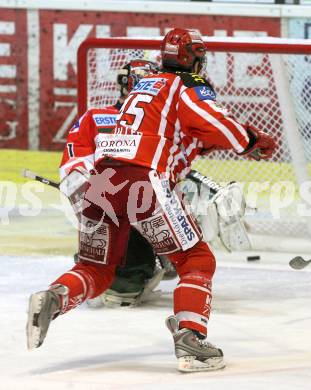 EBEL. Eishockey Bundesliga. KAC gegen HC TWK Innsbruck. SCHULLER David (KAC), KOTYK Seamus (Innsbruck). Klagenfurt, am 16.1.2009.
Foto: Kuess 

---
pressefotos, pressefotografie, kuess, qs, qspictures, sport, bild, bilder, bilddatenbank