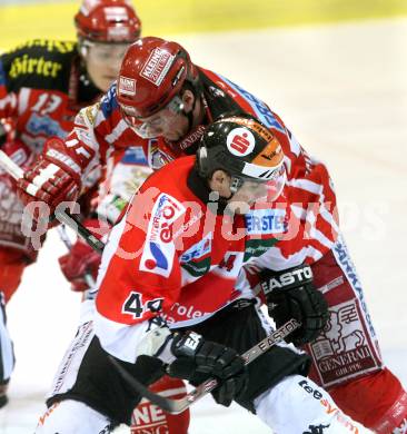 EBEL. Eishockey Bundesliga. KAC gegen HC TWK Innsbruck. SCHULLER David (KAC), MOESSMER Patrick (Innsbruck). Klagenfurt, am 16.1.2009.
Foto: Kuess 

---
pressefotos, pressefotografie, kuess, qs, qspictures, sport, bild, bilder, bilddatenbank