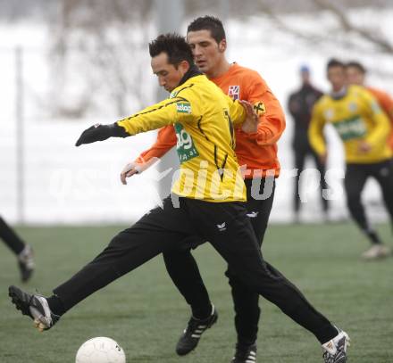 Fussball Testspiel. WAC/St. Andrae gegen SK Austria Kaernten. Matthias Dollinger (Austria Kaernten), Markus Hubmann (WAC/St. Andrae). St. Andrae, am 17.1.2009.
Foto: Kuess
---
pressefotos, pressefotografie, kuess, qs, qspictures, sport, bild, bilder, bilddatenbank
