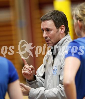 Volleyball. MEVZA. Sparkasse Wildcats gegen SVS Post. Trainer, Helmut Voggenberger (Wildcats). Klagenfurt, 17.1.2009.
Foto: Kuess

---
pressefotos, pressefotografie, kuess, qs, qspictures, sport, bild, bilder, bilddatenbank