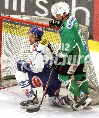 EBEL. Eishockey Bundesliga. EC Pasut VSV gegen HDD TILIA Olimpija Ljubljana. ORAZE Martin  (VSV), ELIK Todd (Ljubljana). Villach, am 20.1.2009.
Foto: Kuess 


---
pressefotos, pressefotografie, kuess, qs, qspictures, sport, bild, bilder, bilddatenbank