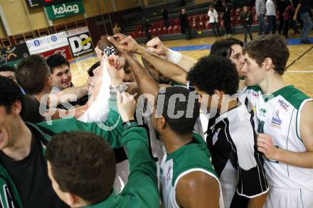 Basketball. Bundesliga. Woerthersee Piraten gegen UBSC Graz. Jubel (Piraten). Klagenfurt, 22. 1. 2009.
Foto: Kuess 

---
pressefotos, pressefotografie, kuess, qs, qspictures, sport, bild, bilder, bilddatenbank