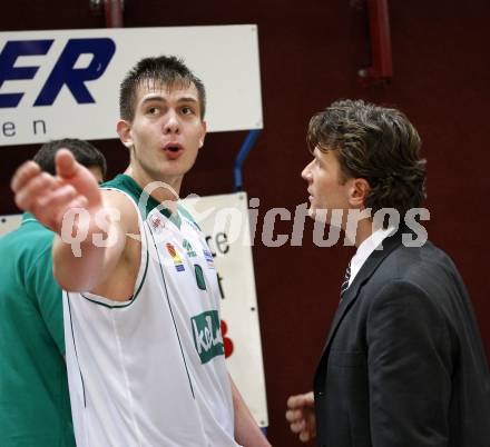 Basketball. Bundesliga. Woerthersee Piraten gegen UBSC Graz. Rasid Mahalbasic, Trainer Mathias Jan Fischer (Piraten). Klagenfurt, 22. 1. 2009.
Foto: Kuess 

---
pressefotos, pressefotografie, kuess, qs, qspictures, sport, bild, bilder, bilddatenbank