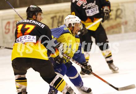 Eishockey CHL. 1. EHC Althofen gegen EC SV Spittal/Drau. Christian Schweiger (Althofen), Roland Steinberger  (Spittal). Althofen, am 24.1.2009.
Foto: Kuess
---
pressefotos, pressefotografie, kuess, qs, qspictures, sport, bild, bilder, bilddatenbank