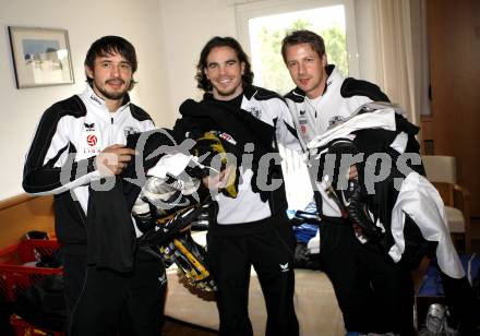 Fussball Trainingslager Austria Kaernten. Juergen Pichorner, Wolfgang Mair, Thomas Riedl. Lignano, am 26.1.2009.
Foto: Kuess
---
pressefotos, pressefotografie, kuess, qs, qspictures, sport, bild, bilder, bilddatenbank