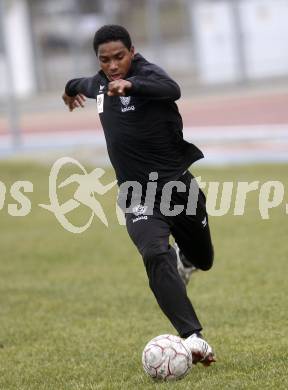 Fussball Trainingslager Austria Kaernten. Sandro. Lignano, am 26.1.2009.
Foto: Kuess
---
pressefotos, pressefotografie, kuess, qs, qspictures, sport, bild, bilder, bilddatenbank