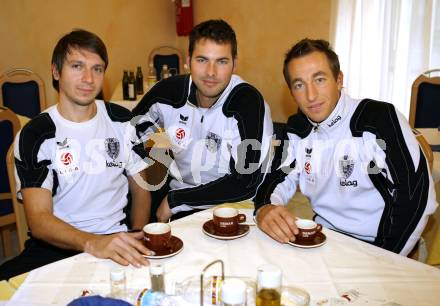 Fussball Trainingslager Austria Kaernten. Wolfgang Bubenik, Heinz Weber, Manuel Ortlechner. Lignano, am 26.1.2009.
Foto: Kuess
---
pressefotos, pressefotografie, kuess, qs, qspictures, sport, bild, bilder, bilddatenbank