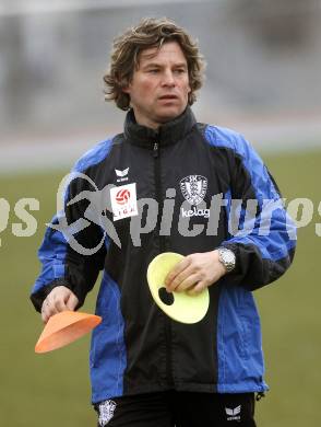 Fussball Trainingslager Austria Kaernten. Trainer Frenkie Schinkels. Lignano, am 26.1.2009.
Foto: Kuess
---
pressefotos, pressefotografie, kuess, qs, qspictures, sport, bild, bilder, bilddatenbank