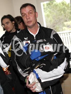 Fussball Trainingslager Austria Kaernten. Tormanntrainer Wolfgang Thun Hohenstein. Lignano, am 26.1.2009.
Foto: Kuess
---
pressefotos, pressefotografie, kuess, qs, qspictures, sport, bild, bilder, bilddatenbank