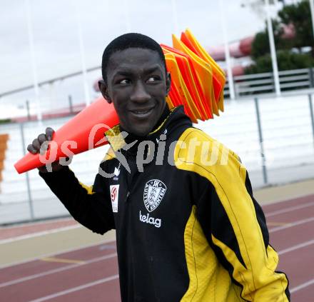 Fussball Trainingslager Austria Kaernten. Modou Jagne.  Lignano, am 26.1.2009.
Foto: Kuess
---
pressefotos, pressefotografie, kuess, qs, qspictures, sport, bild, bilder, bilddatenbank