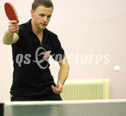 Tischtennisclub Landskron. Kaerntner Liga. Markus Straub. Landskron, am 30.1.2009.
Foto: Kuess
---
pressefotos, pressefotografie, kuess, qs, qspictures, sport, bild, bilder, bilddatenbank