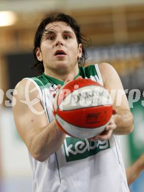 Basketball Bundesliga. Woerthersee Piraten gegen Klosterneuburg. Andreas Kuttnig (Piraten). Klagenfurt, am 1.2.2009.
Foto: Kuess 

---
pressefotos, pressefotografie, kuess, qs, qspictures, sport, bild, bilder, bilddatenbank