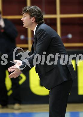 Basketball Bundesliga. Woerthersee Piraten gegen Klosterneuburg. Trainer Mathias Jan Fischer (Piraten). Klagenfurt, am 1.2.2009.
Foto: Kuess 

---
pressefotos, pressefotografie, kuess, qs, qspictures, sport, bild, bilder, bilddatenbank