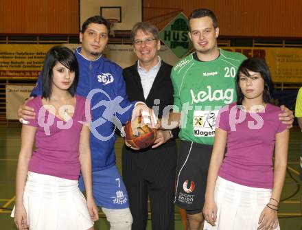 Handball Bundesliga. SC Ferlach gegen HCK 59.  Christian Koschu (Ferlach), Peter Kaiser, Patrick Jochum (HCK). Ferlach, 31.1.2009
Foto:  Kuess

---
pressefotos, pressefotografie, kuess, qs, qspictures, sport, bild, bilder, bilddatenbank