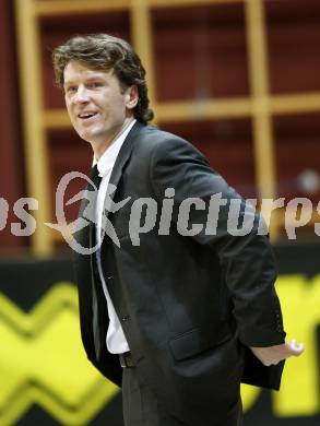 Basketball Bundesliga. Woerthersee Piraten gegen Klosterneuburg. Trainer Mathias Jan Fischer (Piraten). Klagenfurt, am 1.2.2009.
Foto: Kuess 

---
pressefotos, pressefotografie, kuess, qs, qspictures, sport, bild, bilder, bilddatenbank