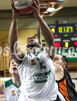 Basketball Bundesliga. Woerthersee Piraten gegen Klosterneuburg. Tim Burnette, Rasid Mahalbasic (Piraten), Melvin Creddle (Klosterneuburg). Klagenfurt, am 1.2.2009.
Foto: Kuess 

---
pressefotos, pressefotografie, kuess, qs, qspictures, sport, bild, bilder, bilddatenbank