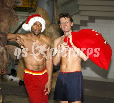 Basketball Bundesliga. Woerthersee Piraten. Tim Burnette, Mathias Jan Fischer. Klagenfurt, am 14.12.2008.
Foto: Kuess
---
pressefotos, pressefotografie, kuess, qs, qspictures, sport, bild, bilder, bilddatenbank