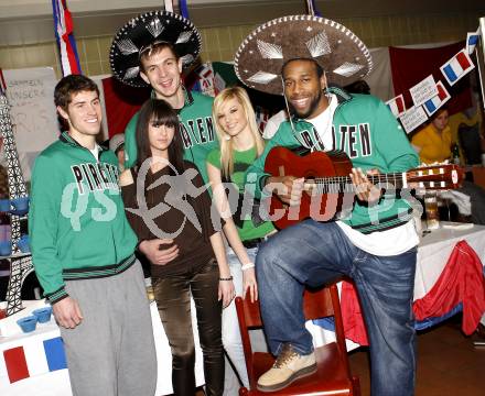 Basketball Bundesliga. Woerthersee Piraten. HAK International, Tag der offenen Tuer. Jack Leasure, Rasid Mahalbasic, Timothy Burnette, Marina und Ana. Klagenfurt, 5.2.2009.
Foto: Kuess
---
pressefotos, pressefotografie, kuess, qs, qspictures, sport, bild, bilder, bilddatenbank