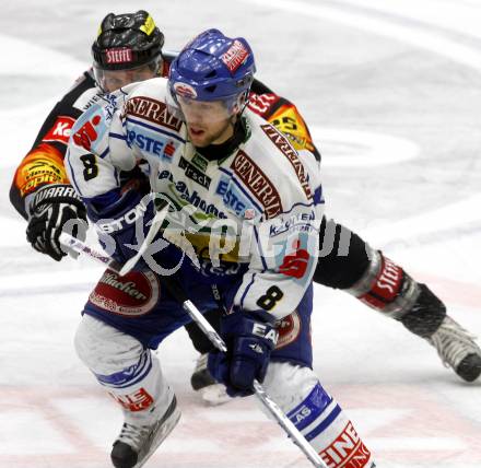 EBEL. Eishockey Bundesliga. EC Pasut VSV gegen EV VIENNA CAPITALS.  Roland Kaspitz,  (VSV), Benoit Gratton (Vienna). Villach, am 13.2.2009.
Foto: Kuess 


---
pressefotos, pressefotografie, kuess, qs, qspictures, sport, bild, bilder, bilddatenbank