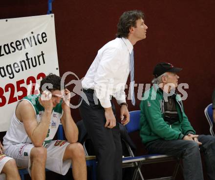 Basketball Bundesliga. Woerthersee Piraten gegen Kapfenberg Bulls. Trainer Mathias Jan Fischer, Selmir Husanovic (Piraten). Klagenfurt, 12.2.2009
Foto: Kuess 

---
pressefotos, pressefotografie, kuess, qs, qspictures, sport, bild, bilder, bilddatenbank