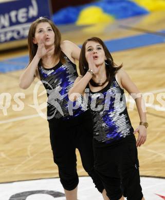 Basketball Bundesliga. Woerthersee Piraten gegen Kapfenberg Bulls. Cheerleader HAK 1. Klagenfurt, 12.2.2009
Foto: Kuess 

---
pressefotos, pressefotografie, kuess, qs, qspictures, sport, bild, bilder, bilddatenbank