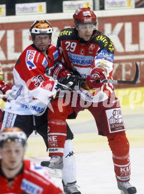 EBEL. Eishockey Bundesliga. KAC gegen HC TWK Innsbruck, Die Haie.  Christoph Brandner, (KAC),   Herbert Hohenberger (Innsbruck). Klagenfurt, am 17.2.2009.
Foto: Kuess 

---
pressefotos, pressefotografie, kuess, qs, qspictures, sport, bild, bilder, bilddatenbank