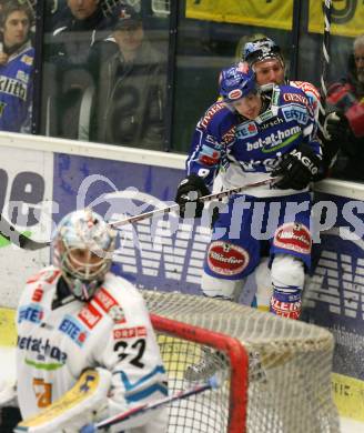 EBEL. Eishockey Bundesliga. EC Pasut VSV gegen EHC LIWEST Linz.  MONDOU Benoit (VSV), WESTLUND Alex (Linz). Villach, am 17.2.2009.
Foto: Kuess 


---
pressefotos, pressefotografie, kuess, qs, qspictures, sport, bild, bilder, bilddatenbank