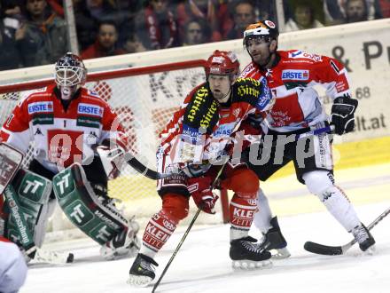 EBEL. Eishockey Bundesliga. KAC gegen HC TWK Innsbruck, Die Haie.  SHANTZ Jeffery (KAC), KOTYK Seamus, BRENNAN Rich (Innsbruck). Klagenfurt, am 17.2.2009.
Foto: Kuess 

---
pressefotos, pressefotografie, kuess, qs, qspictures, sport, bild, bilder, bilddatenbank