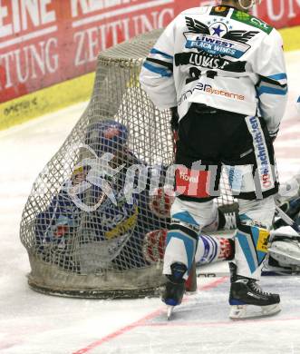 EBEL. Eishockey Bundesliga. EC Pasut VSV gegen EHC LIWEST Linz.  PEINTNER Markus im Netz (VSV), LUKAS Philipp  (Linz). Villach, am 17.2.2009.
Foto: Kuess 


---
pressefotos, pressefotografie, kuess, qs, qspictures, sport, bild, bilder, bilddatenbank