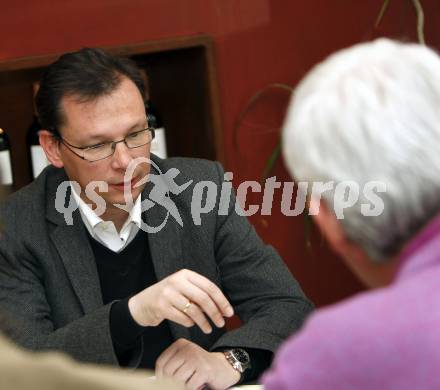 Minister Norbert Darabos,  Joschi Kopp. Klagenfurt, am 19.2.2009.
Foto: Kuess
---
pressefotos, pressefotografie, kuess, qs, qspictures, sport, bild, bilder, bilddatenbank