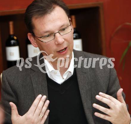 Minister Norbert Darabos. Klagenfurt, am 19.2.2009.
Foto: Kuess
---
pressefotos, pressefotografie, kuess, qs, qspictures, sport, bild, bilder, bilddatenbank