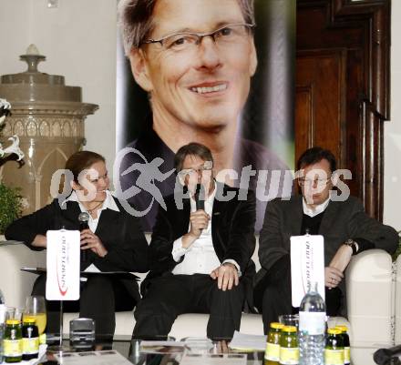 Sportland Kaernten Sportgespraeche.  Birgit Morelli,  Peter Kaiser, Norbert Darabos. Klagenfurt, am 19.2.2009.
Foto: Kuess
---
pressefotos, pressefotografie, kuess, qs, qspictures, sport, bild, bilder, bilddatenbank