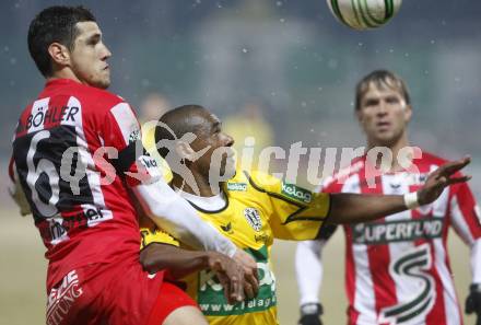 Fussball. Tipp3-Bundesliga. SK Austria Kelag Kaernten  gegen KSV Superfund. Chiquinho, (Austria Kaernten), Thomas Schoenberger (KSV). Kapfenberg, 21.2.2009. 
Foto: Kuess

---
pressefotos, pressefotografie, kuess, qs, qspictures, sport, bild, bilder, bilddatenbank