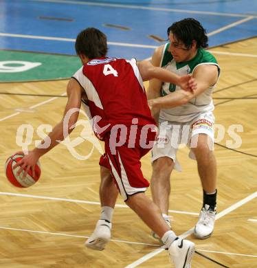 Basketball Bundesliga. Woerthersee Piraten gegen WBCKraftwerk Wels. Andreas Kuttnig (Piraten), Armin Woschank (Wels).  Klagenfurt, 21.2.2009.
Foto: Kuess

---
pressefotos, pressefotografie, kuess, qs, qspictures, sport, bild, bilder, bilddatenbank