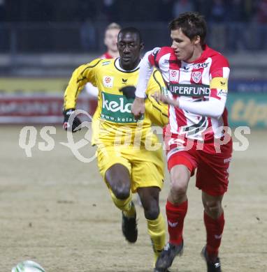 Fussball. Tipp3-Bundesliga. SK Austria Kelag Kaernten  gegen KSV Superfund. Thomas Riedl, (Austria Kaernten),  Robert Schellander (KSV). Kapfenberg, 21.2.2009. 
Foto: Kuess

---
pressefotos, pressefotografie, kuess, qs, qspictures, sport, bild, bilder, bilddatenbank