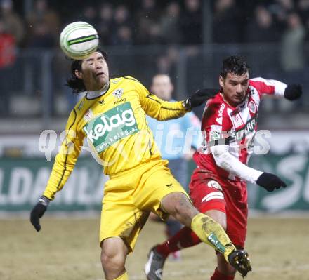 Fussball. Tipp3-Bundesliga. SK Austria Kelag Kaernten  gegen KSV Superfund. Carlos Chaile (Austria Kaernten),  Robert Schellander (KSV). Kapfenberg, 21.2.2009. 
Foto: Kuess

---
pressefotos, pressefotografie, kuess, qs, qspictures, sport, bild, bilder, bilddatenbank